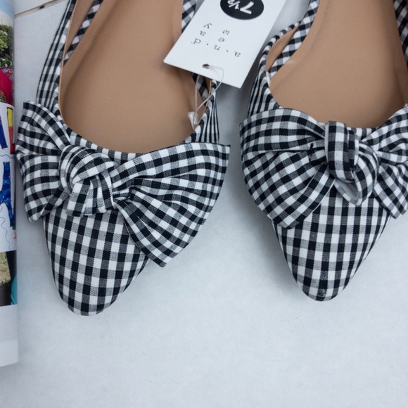 ❕a new day • gingham checked flats - Picture 7 of 8